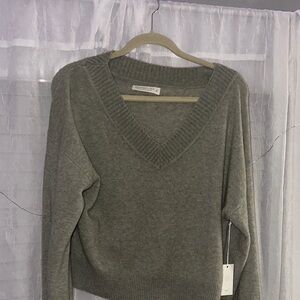 Abercrombie & Fitch Women's V-Neck Sweater in Gray